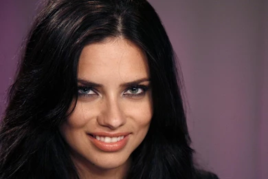 Gorgeous Adriana Lima Wallpapers