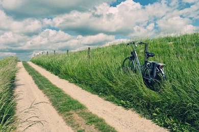 Countryside Cycling Adventure   HD Wallpapers Widescreen   1280x800