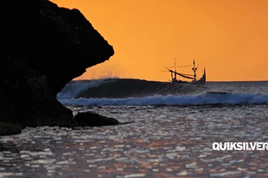 Surfing Quiksilver Wallpapers