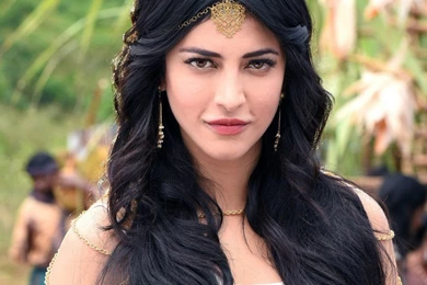 Shruti Hassan Super Cute In Desi Wear 4K Wallpapers