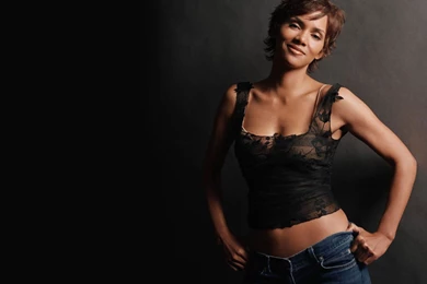 Halle Berry Wallpapers