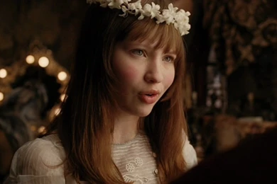 Emily Browning HD Wallpapers For PC