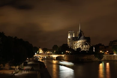 Notre Dame De Paris At Night   Wallpaper.