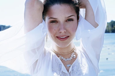 Desktop Wallpapers · Celebrities · Female · Sophia Bush