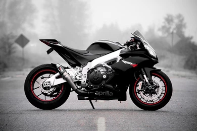 Aprilia Rsv4 In White Side Front Pose And White Backgrounds