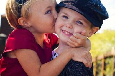 Cute Kids Kissing Wallpapers