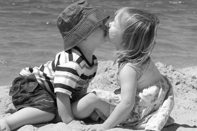 Kids Kissing Scene For Kiss Day Hd Wallpapers