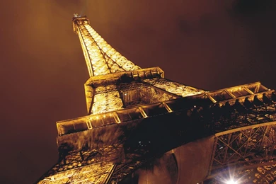 Wall Mural Wallpapers Eiffel Tower By Night Lighted Paris Photo 360 ...
