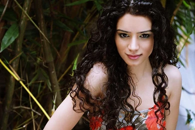 Tv Actress Sukirti Kandpal Wallpapers