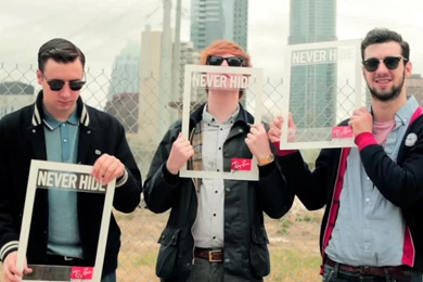 Glassnote: Two Door Cinema Club + RAY BAN Never Hide