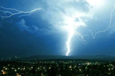 Free hq oslo lightning live wallpaper for mac 1024x768.jpg