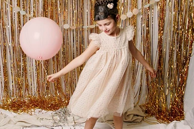 Tis The Season To Smile: 15 Holiday Photo Booth Ideas