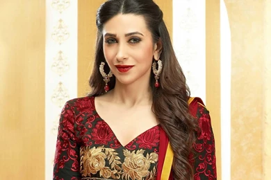 Download Karishma Kapoor Wallpapers