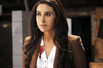 Karishma Kapoor HD Wallpapers Free Download