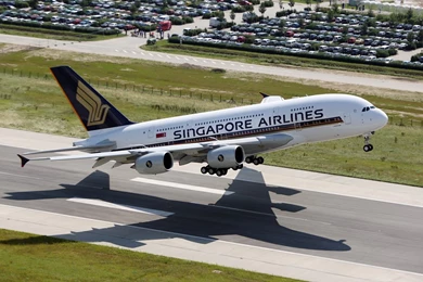 Airbus A380 Of Singapore Airlines Touching Down Aircraft Wallpapers