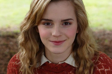 İnteresting Wallpapers Pictures Photos: Emma Watson Latest Pictures