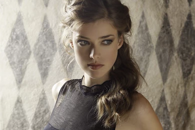 Pretty Women Wallpapers