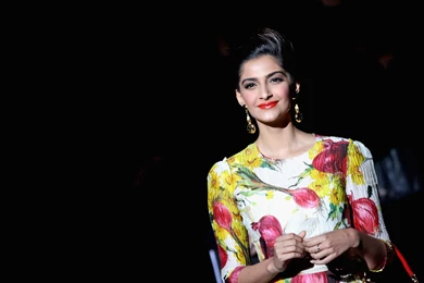Sonam Kapoor Wallpapers HD Download