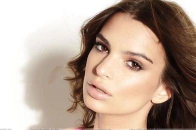 Wallpapers Emily Ratajkowski Beautiful 1024x768