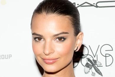 Emily Ratajkowski HD Wallpapers