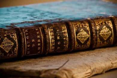 OLD BOOK WALLPAPER   (