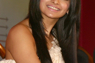 Actress Prachi Desai Hot Widescreen Images   Sonali Bendre