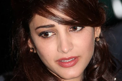 Shruti Hassan Latest Hot Pics,Shruti Hassan Latest Hot Photos ...