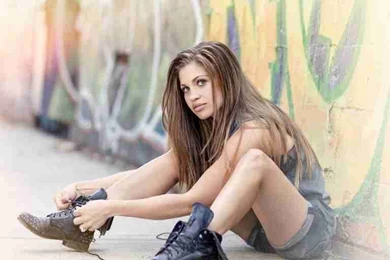 Danielle Fishel Height, Weight, Bra, Bio, Figure Size