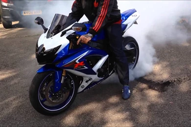 SUZUKI GSXR 600 BURNOUT YouTube