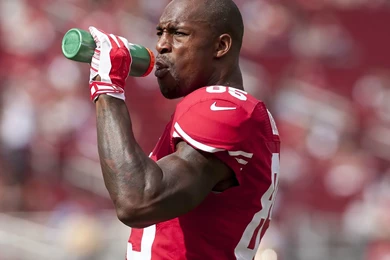Vernon Davis Football Player HD Wallpapers