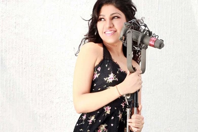 Tulsi Kumar Wallpapers   (1024x768) : Indya101.com