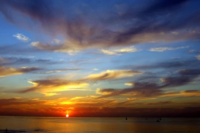 Beautiful Red Sunset Sky 1680x1050px