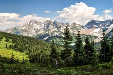 IMPRESSIVE MOUNTAIN IMAGE WALLPAPER   (