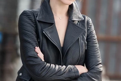 Download Furious 6 Gal Gadot Wallpapers For iPhone 4