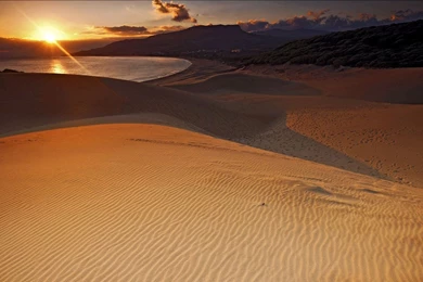 Desolate Desert Scenery Desktop Wallpapers － Landscape Wallpapers ...