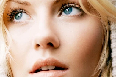 Elisha Cuthbert Wallpapers