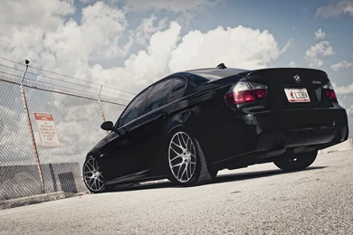 Download BMW Black Wallpapers 1680x1050