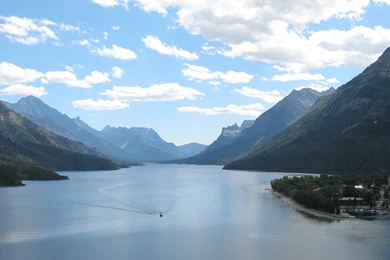 Past Pictures: 15 Free Dual Screen Wallpapers