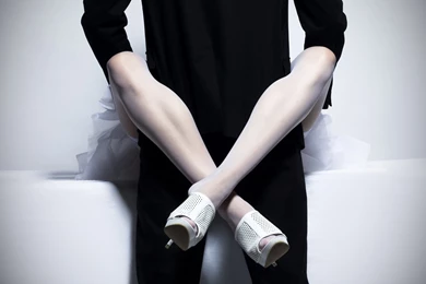 2560x1600 Link, Woman, Man, Costume, Stockings, Woman, Man, Legs ...