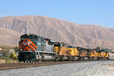 Union Pacific Heritage Locomotive 1983 HD Desktop Wallpapers ...