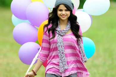Likes Entertainment: Selena Gomez Wallpapers 2012