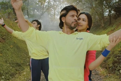 Happy New Year Movie Stills & Wallpapers Deepika Padukone, Shah ...