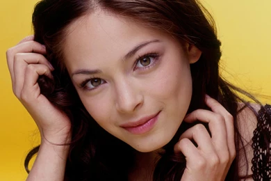 Fresh Faced Kristin Kreuk Wallpaper Backgrounds