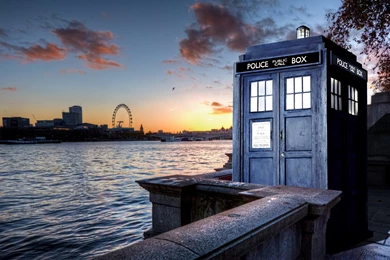 Tardis+wallpaper+you+said+you+wanted+london_603238_4658401.png