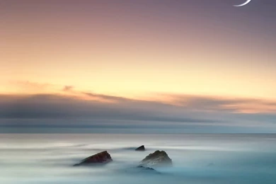 Scenic Lake Fog Mist Moon Eclipse IOS 8 iPhone 5 Wallpapers / IPod ...