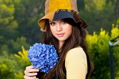 Selena Gomez Wallpapers   Female Celebrity   Crazy Frankenstein