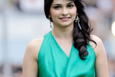 Prachi Desai Beautiful HD Wallpapers