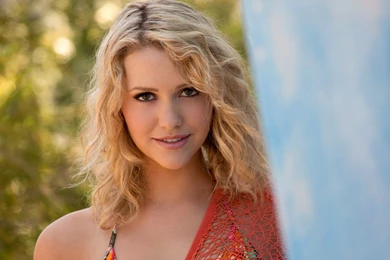 293709 Natasha Malkova 1080x1920px By Alan Snowden