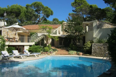 Luxury Bungalow In Mougins With Swimmingpool