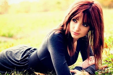 Cute Girl HD Wallpapers: Top 10 Wallpapers